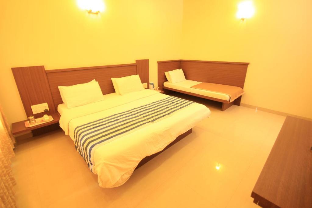 Hotel Sai Smaran Ширди Стая снимка