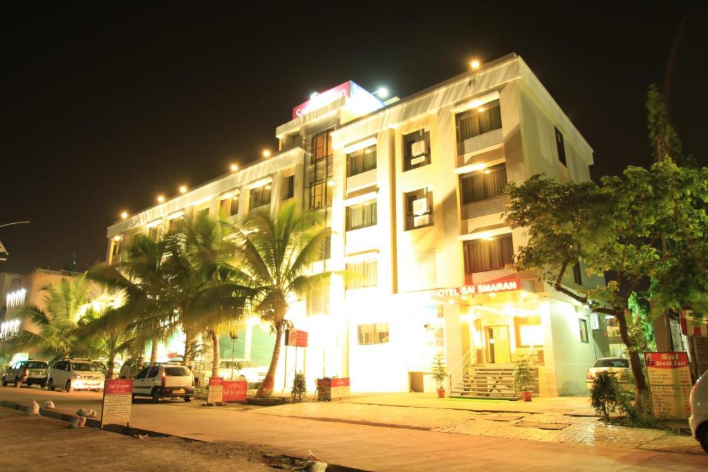 Hotel Sai Smaran Ширди Екстериор снимка