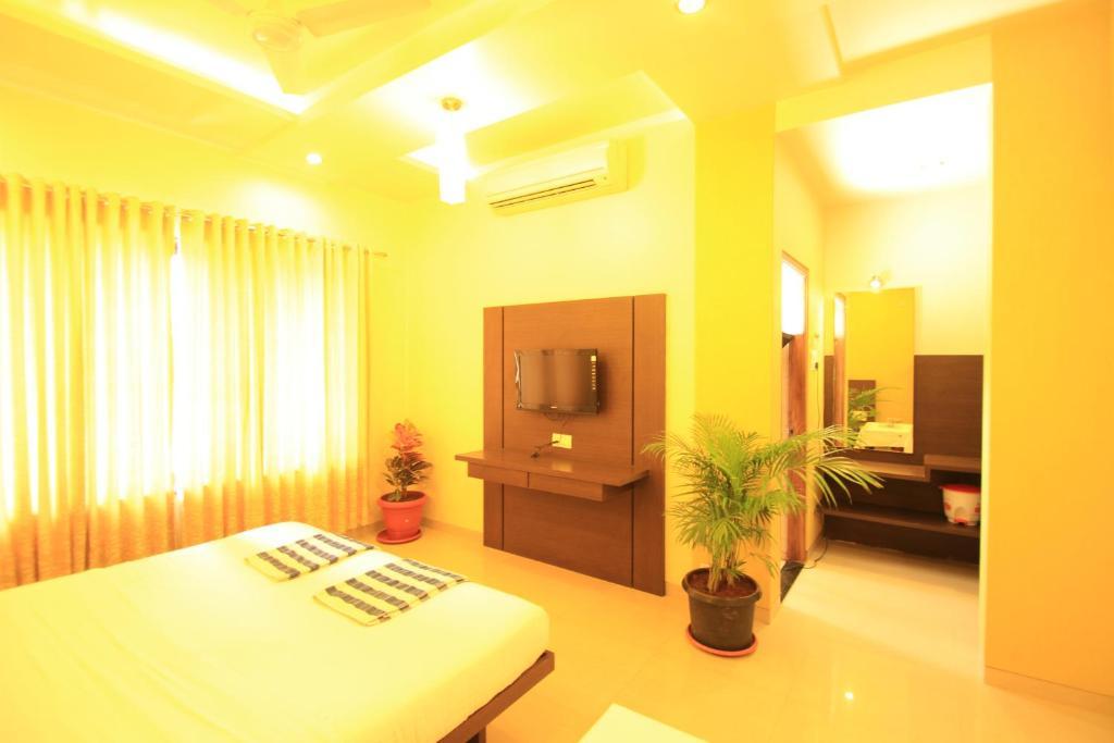 Hotel Sai Smaran Ширди Екстериор снимка
